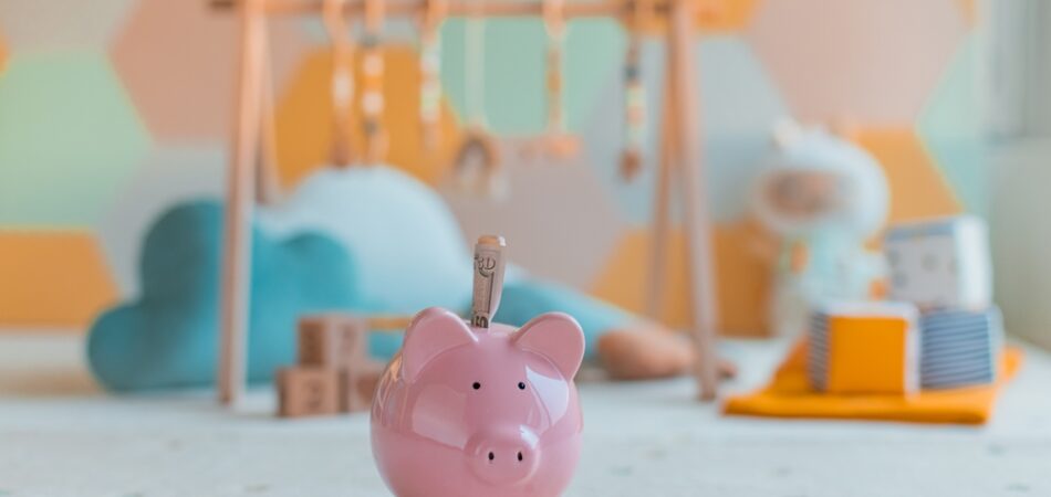 Piggy,bank,savings,for,having,kids.,pregnancy,family,planning,budget.