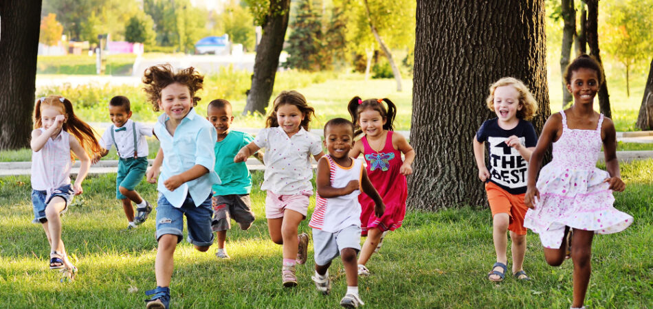 A,group,of,happy,children,of,boys,and,girls,run
